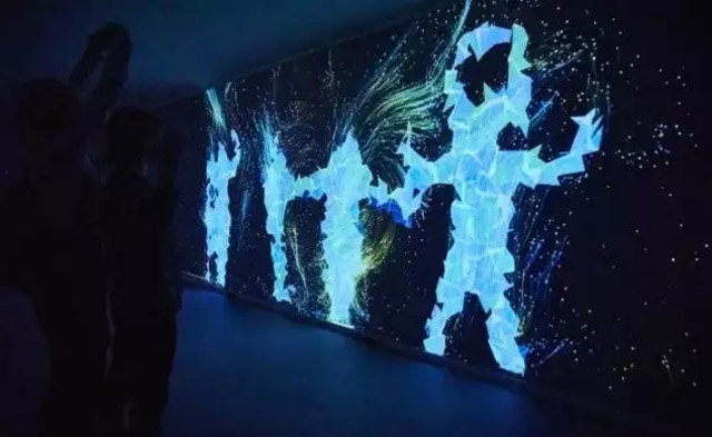 ýwˇg(sh):ܻ(dng)ͶӰbãӿg Quantum Space