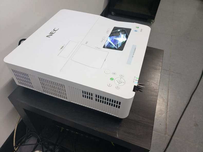 ֮ ҕ NECx<a href=http://jrvalve.cn/projector/ target=_blank>ͶӰC(j)</a>